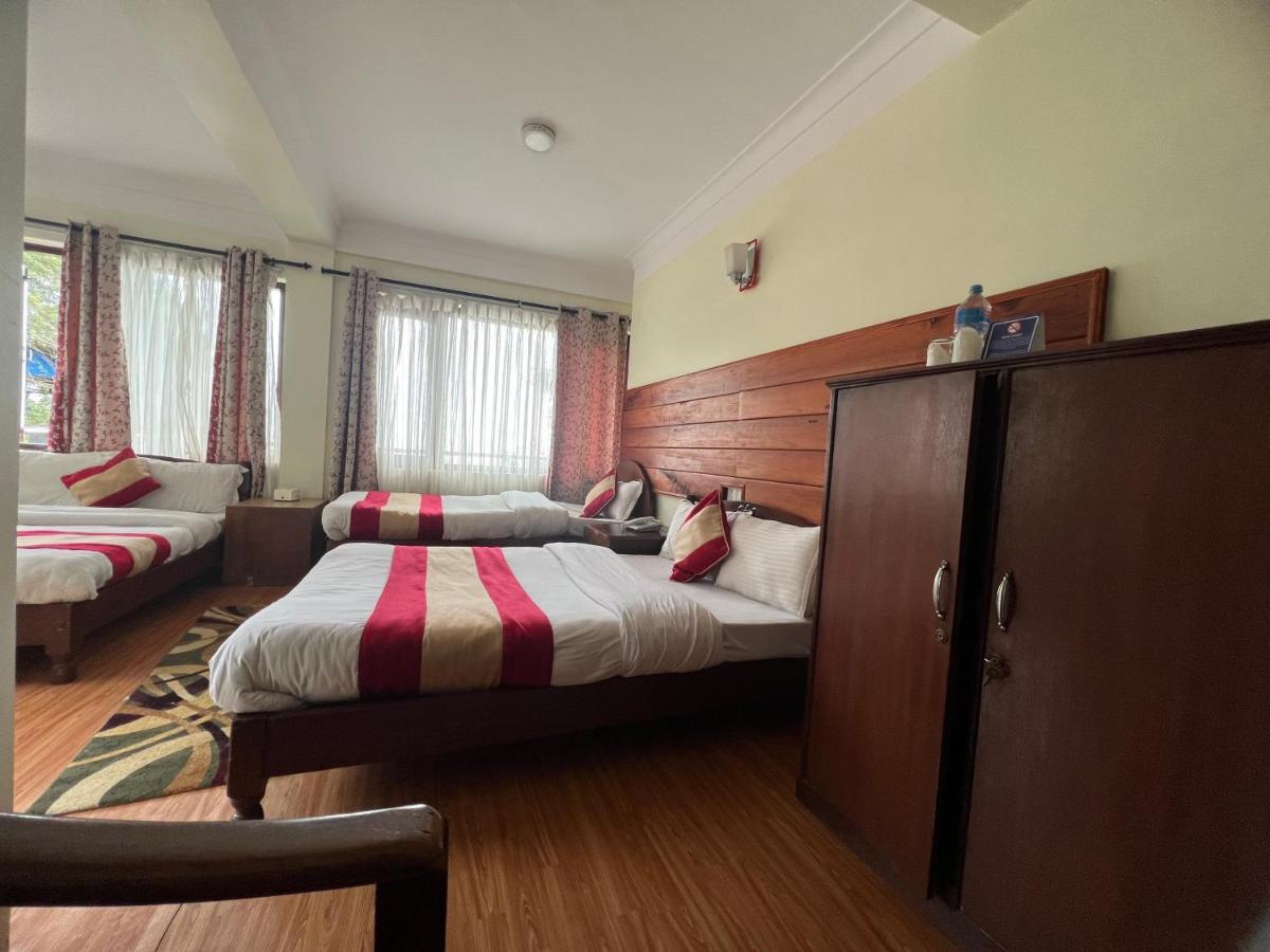 Mount Everest Hotel & Resort Nagarkot Zewnętrze zdjęcie