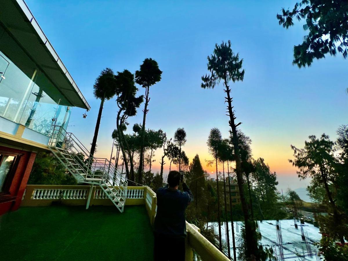 Mount Everest Hotel & Resort Nagarkot Zewnętrze zdjęcie